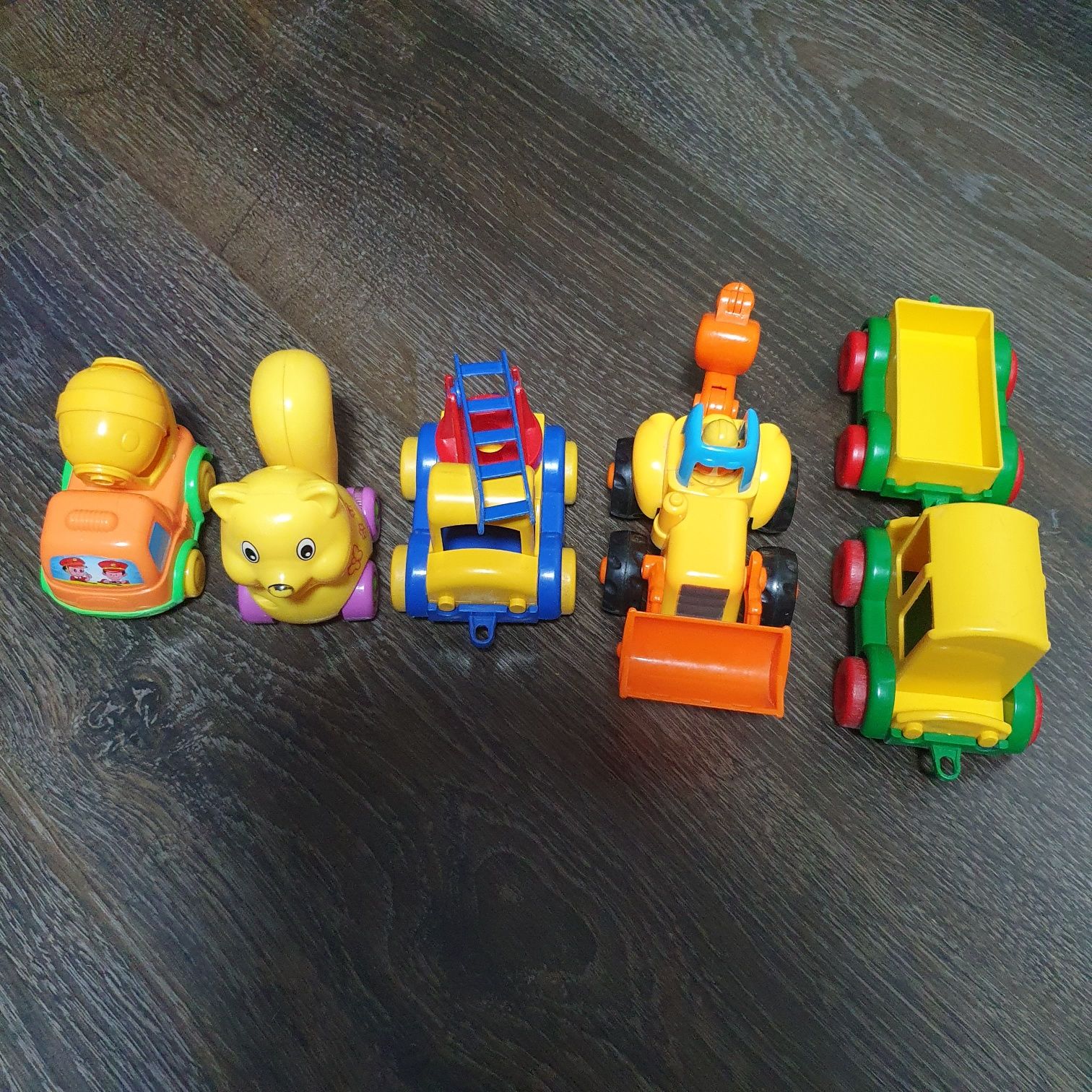 Набір іграшкових машинок