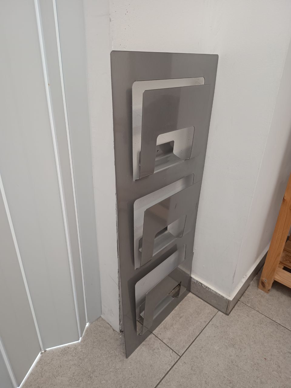 Stojak na gazety IKEA Spontan 201.181.74