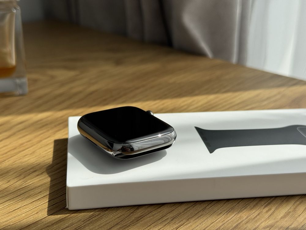 Apple Watch Series 9 45 mm LTE Stainlees Steel