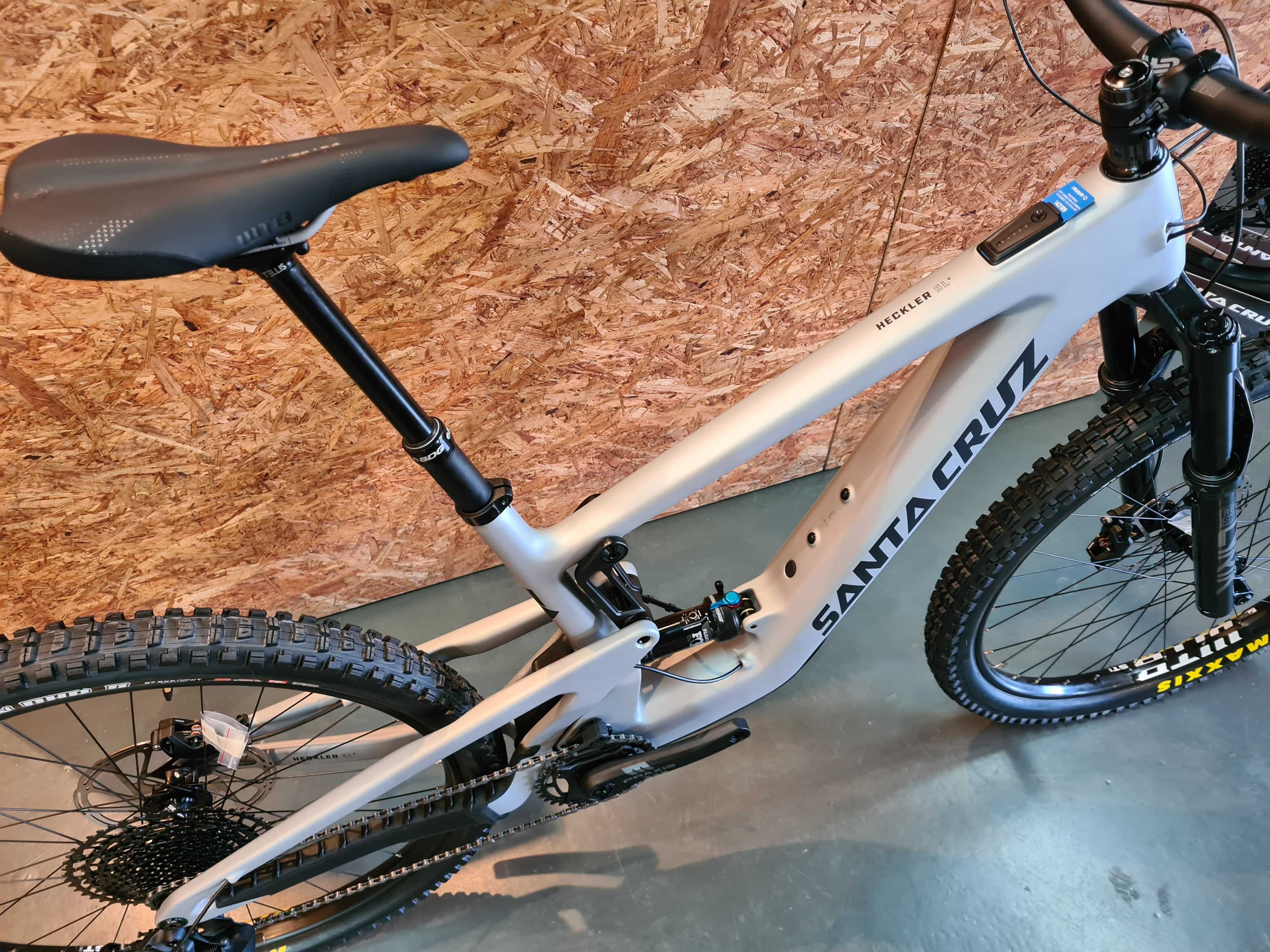 Bicicleta e-bike SANTA CRUZ Heckler SL