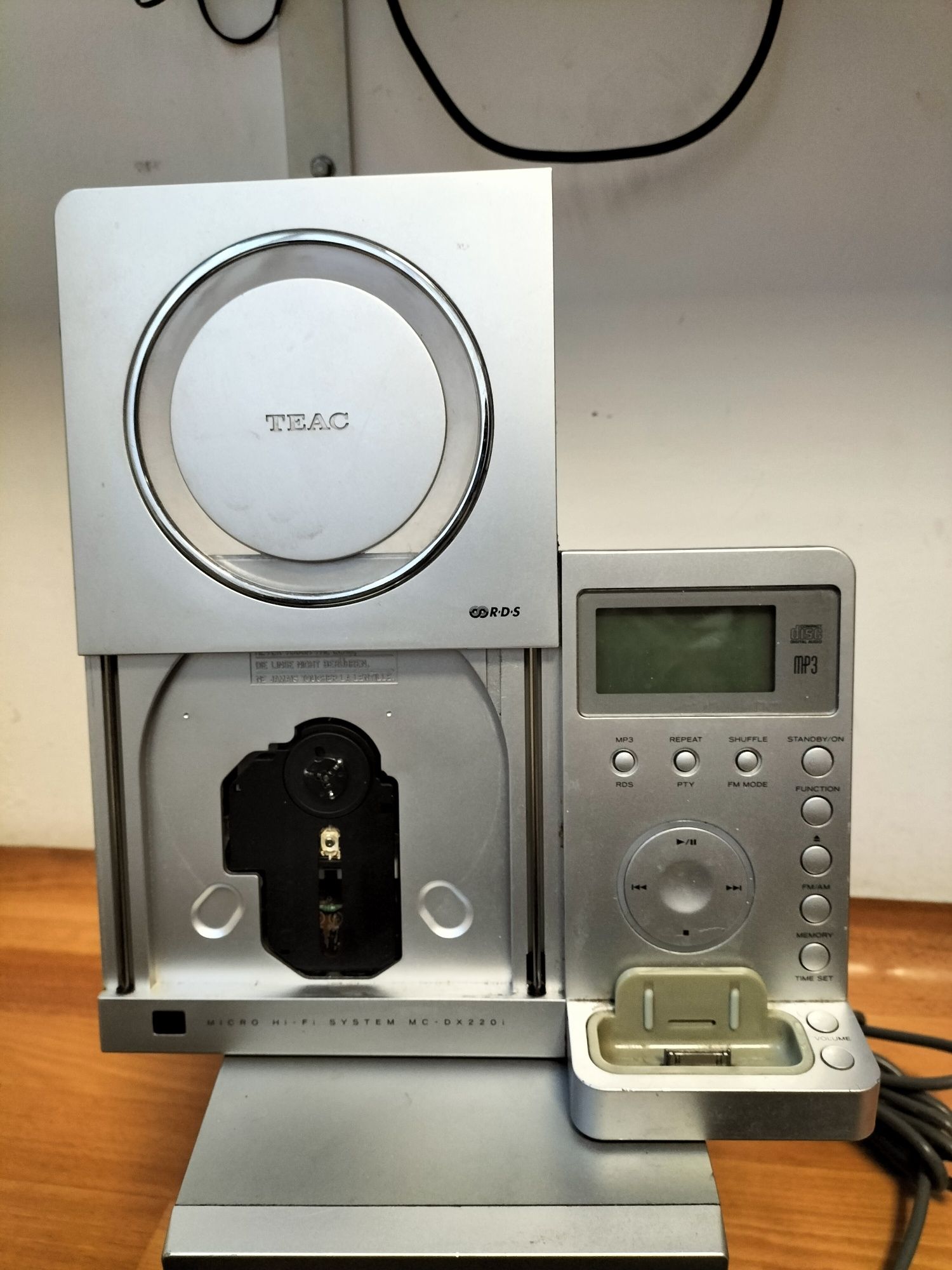Wieża / mini wieża / TEAC MC-DX220i / iPod / iPhone / Slim HiFi / Made