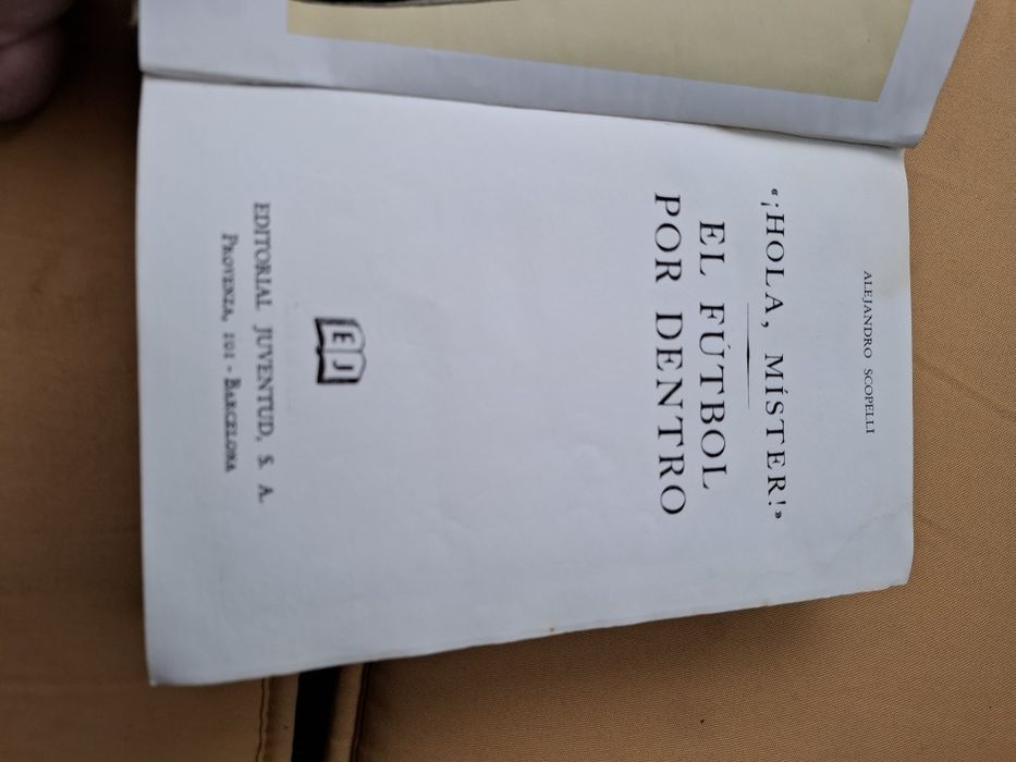 Livro tecnico de futebol antigo de 1957