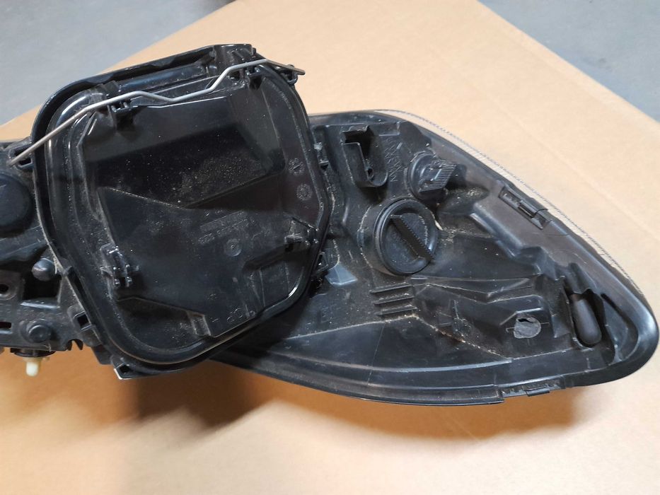 lampy Volvo C70 poliftowe 3.1.2.9.9.7.5.8 i 3.1.2.9.9.7.5.9