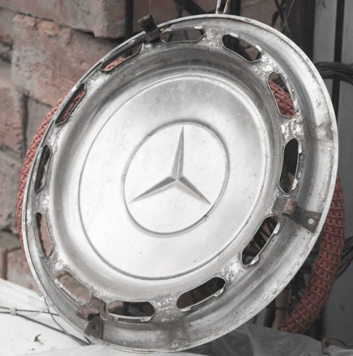 Ковпаки Mercedes 123 . б.у.