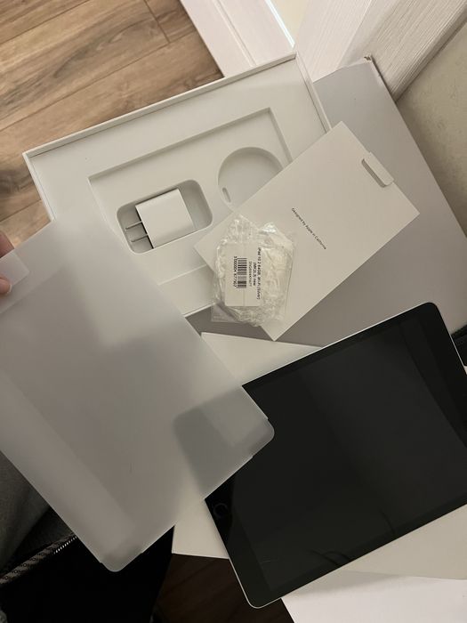 iPad 10.2 64 GB, WI-FI, 2021 року