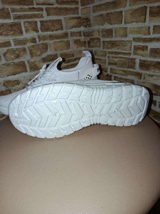 Кросовки 36р, женские, новые.