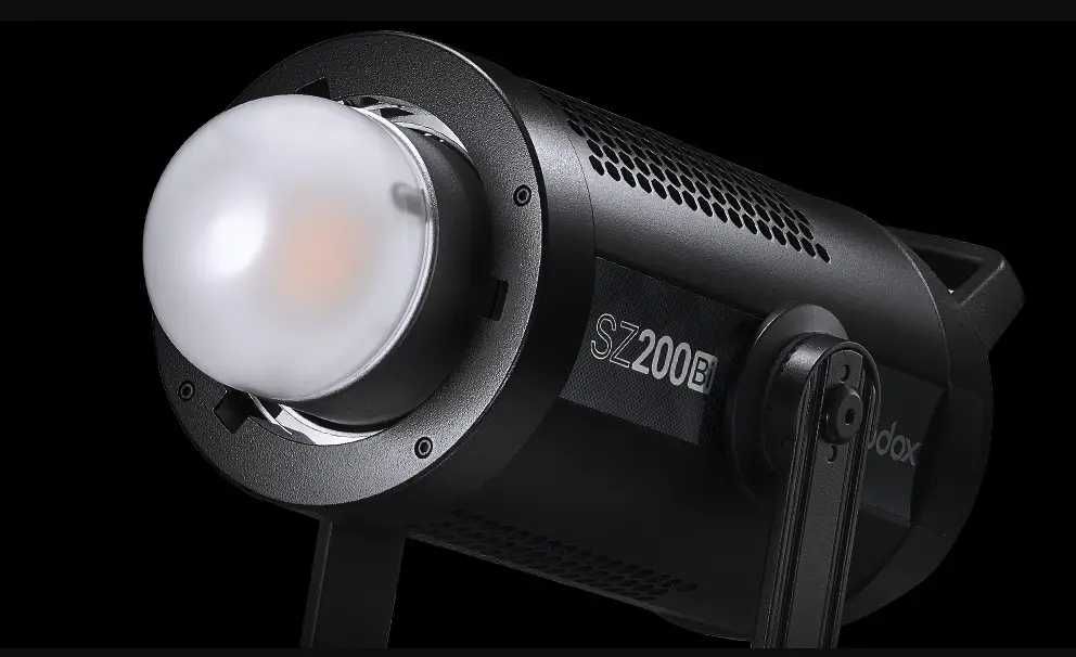 Свет Godox SZ200Bi Bi-Color Zoomable LED Video Light (SZ200Bi)