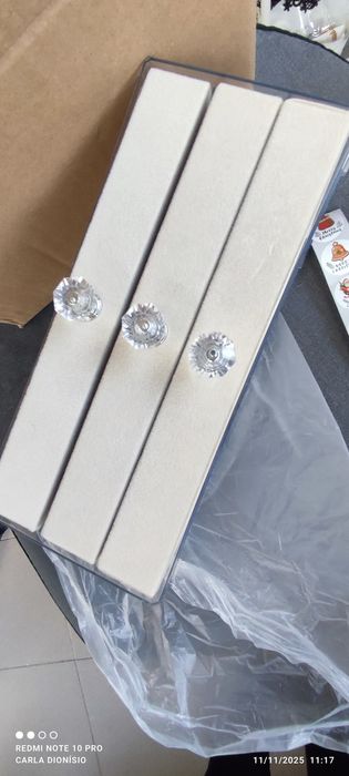 Caixa acrílica com 3 gavetas de veludo nova a estrear