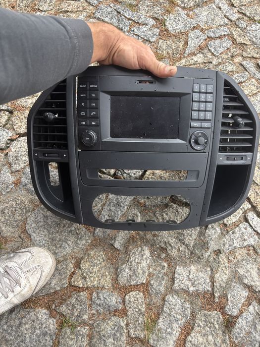 Radio z ramką Mercedes Vito 447  Ry2540