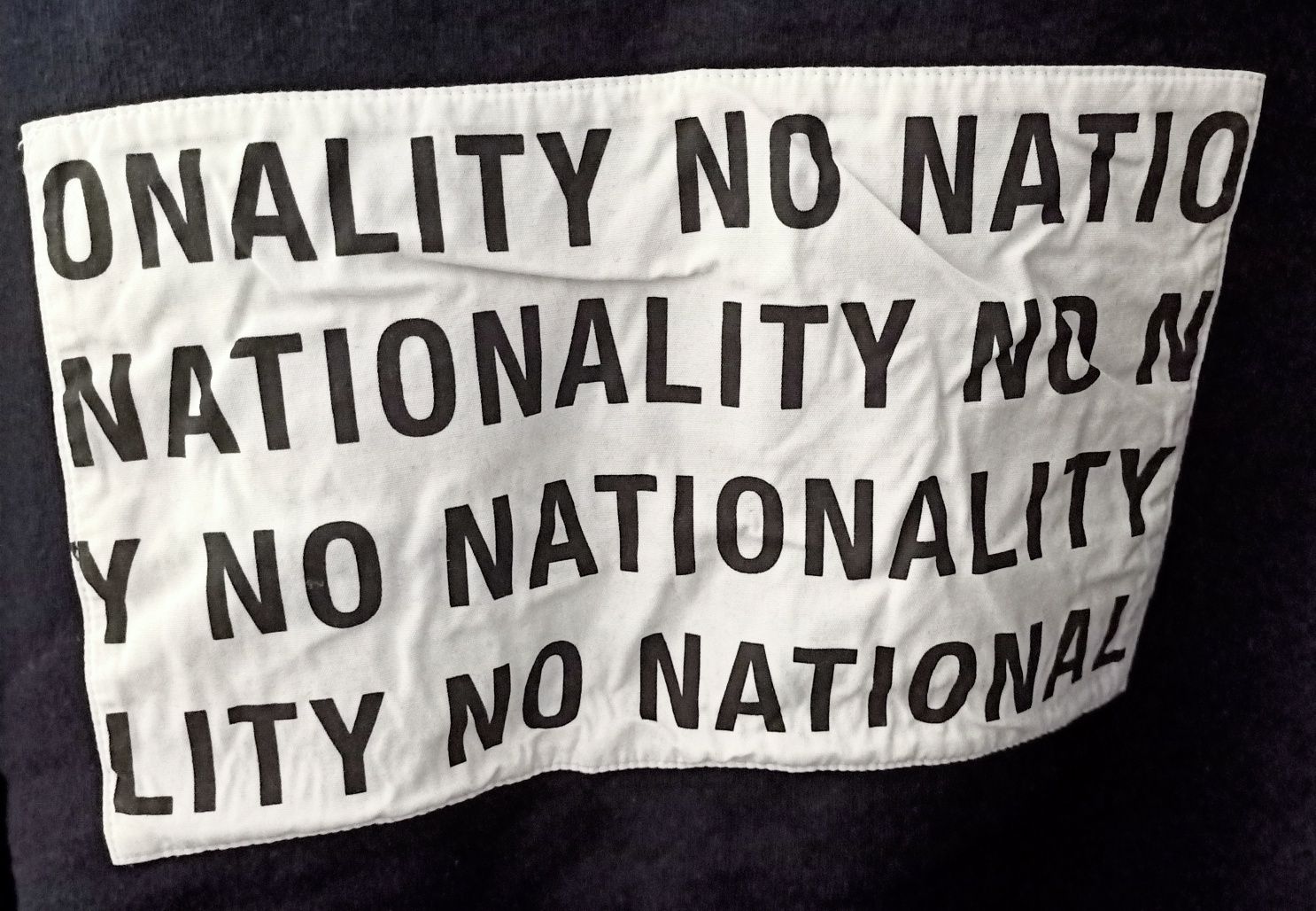 Czarna bluza no nationality  NNO7 rozmiar M