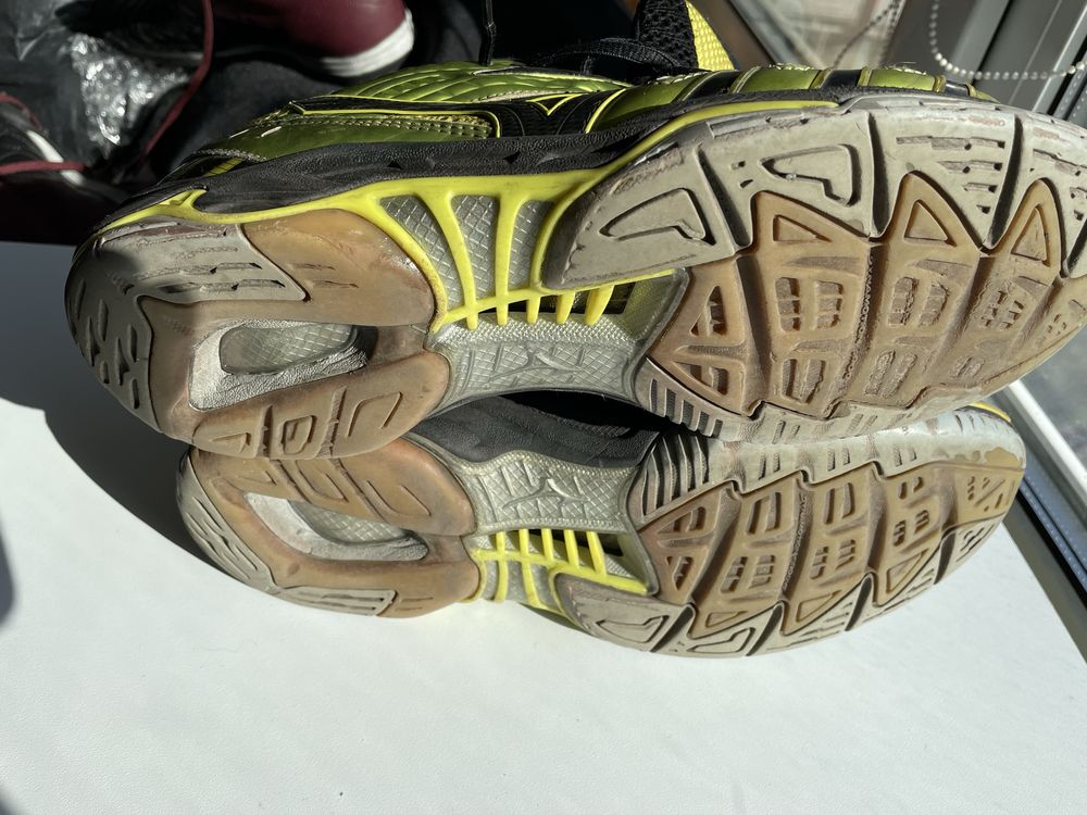 Кросівки чоловічі Mizuno