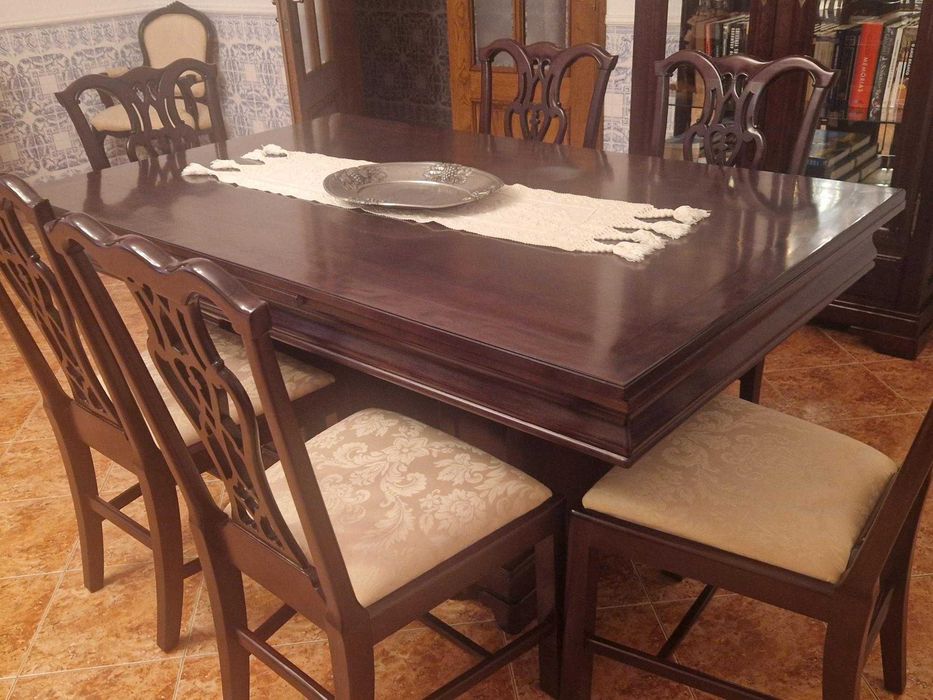Mesa sala + 6 cadeiras estilo Luis XV em cerejeira