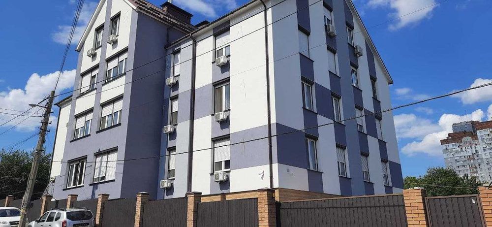 Продається житлове приміщення вул. Гайова 3