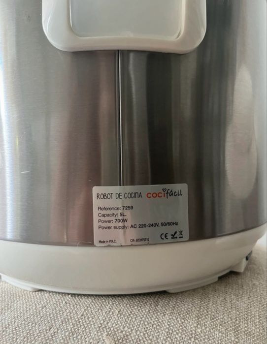 Robot de cozinha tipo Bimby - A estrear