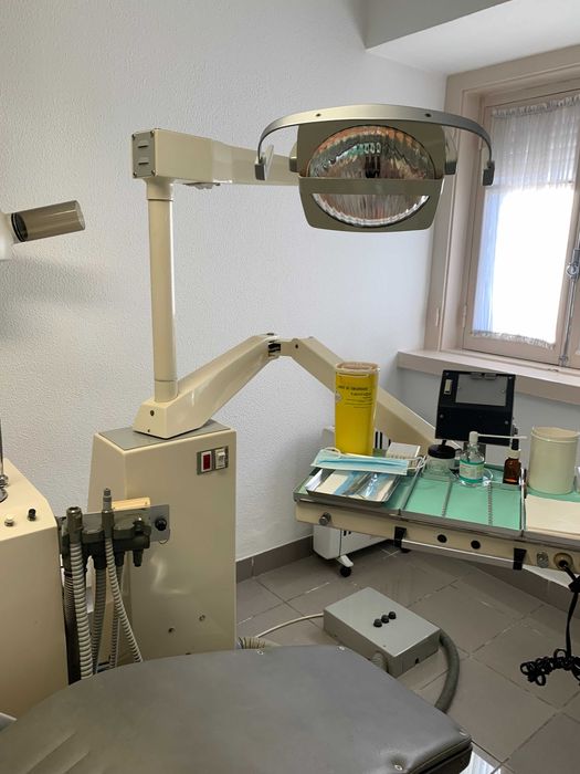 Equipamento e outro material para consultório dentário