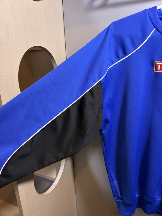 продаю кофту team sportia синього кольору