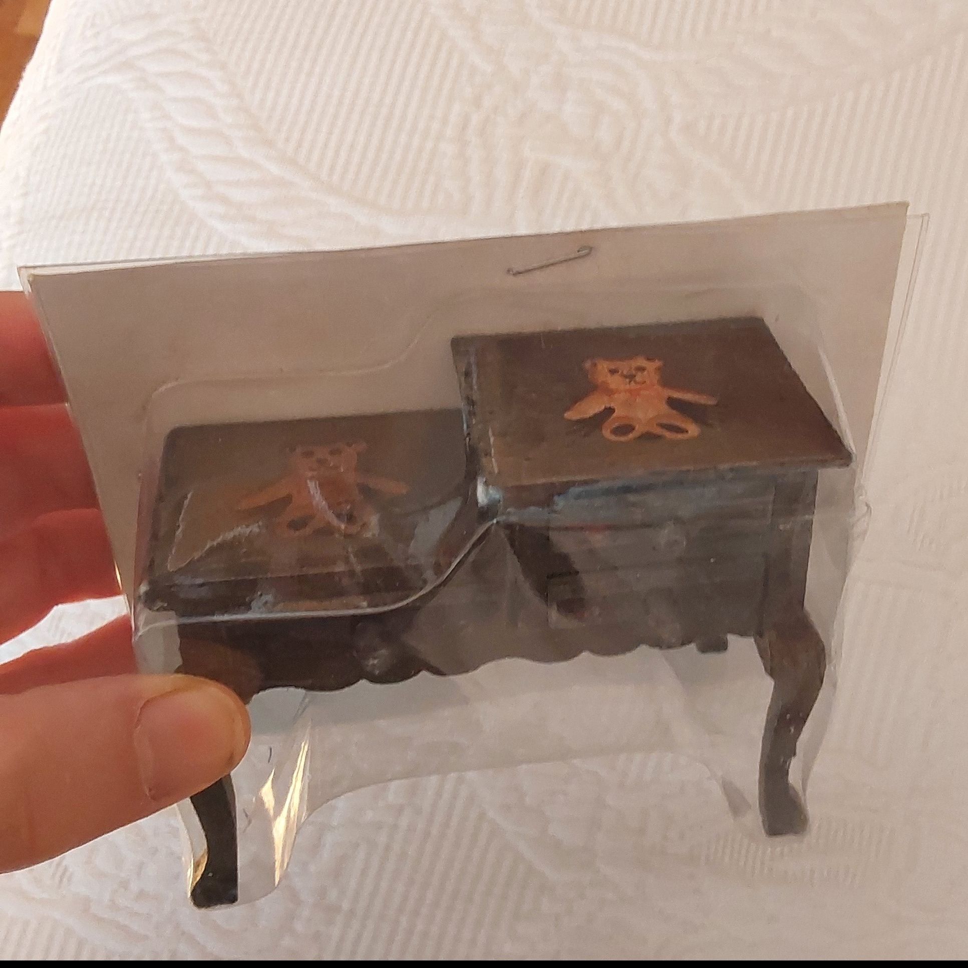 Miniatura - mesa  para casa de bonecas escala 1/12