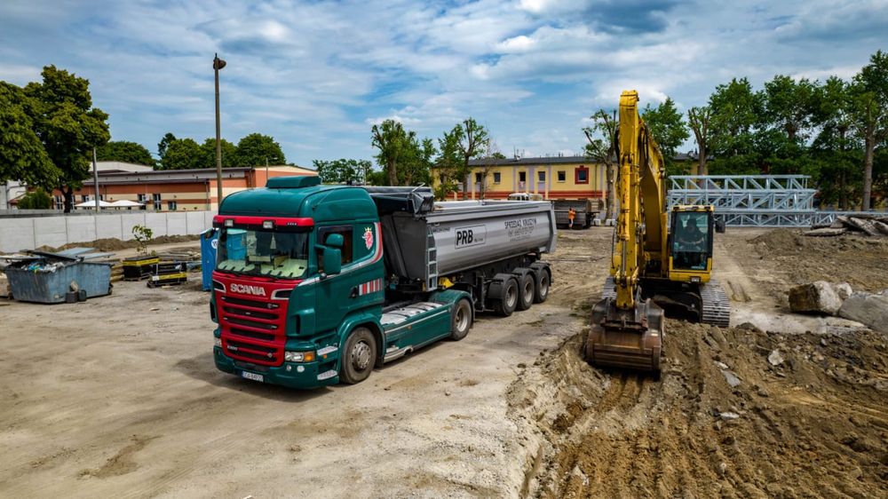 Transport wywrotka kruszywo piasek ziemia