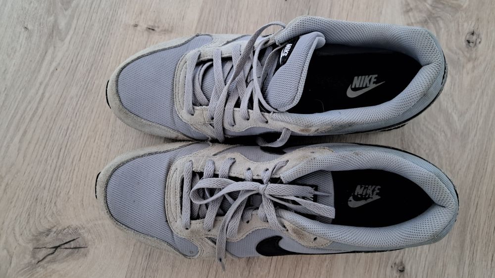 Buty bezowe, sportowe roz. na metce 45,5 nike