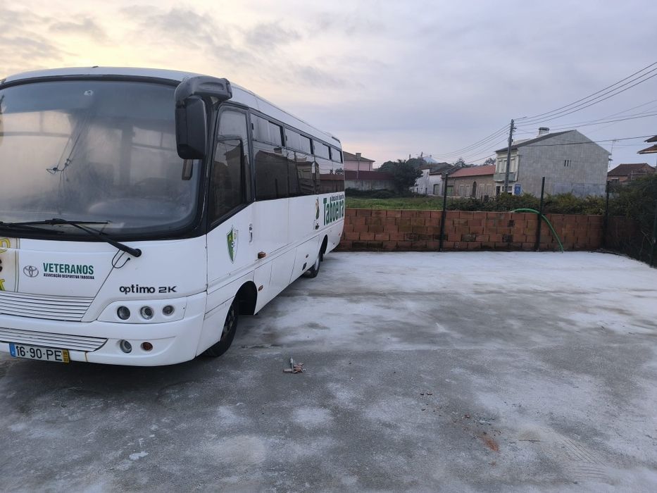 Autocarro 28 lugares