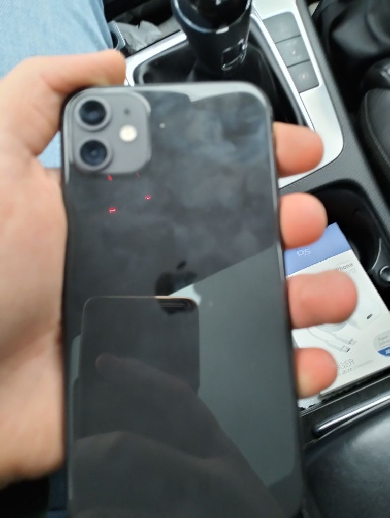 iPhone 11, stan dobry, na części lub w całości