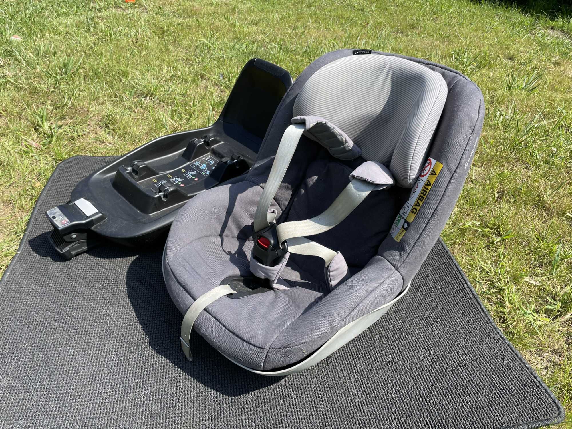 Fotelik Maxi Cosi 9-18 kg 2 Way Pearl (przodem / tyłem) + baza ISOFIX