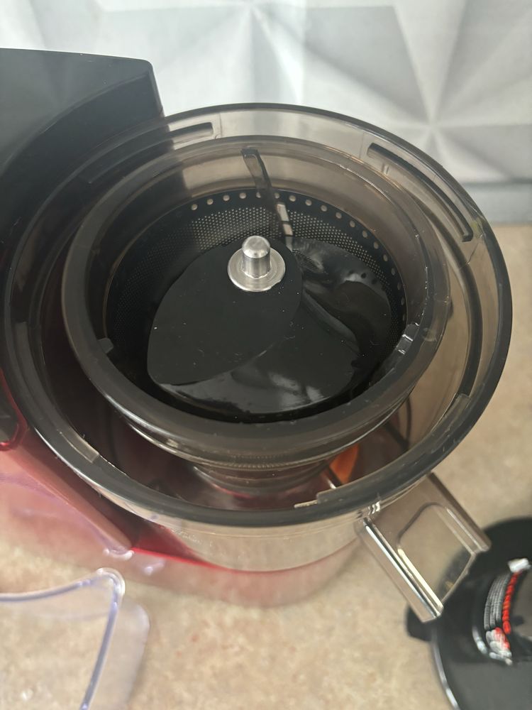 Wyciskarka wolnoobrotowa pionowa KALORIK TKG FE1010R