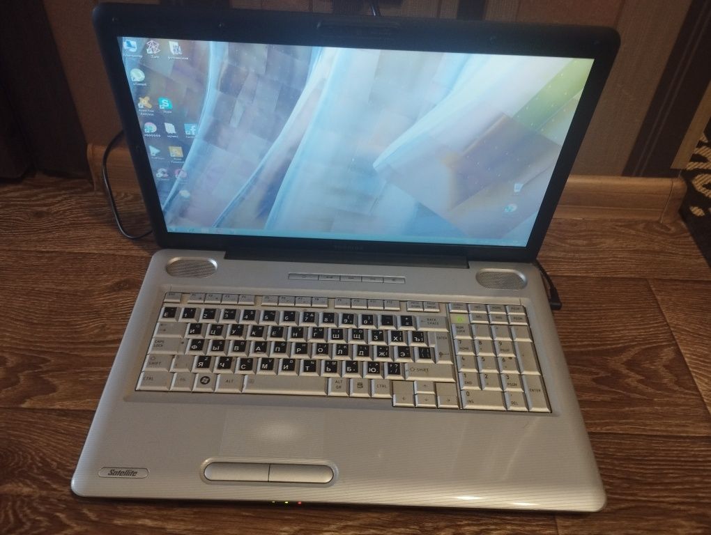 Ноутбук Toshiba satellite L550