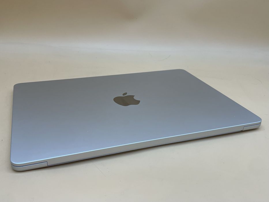 Macbook air 2022 m2 256 gb  батарея 100 циклів! Стан ідеал !