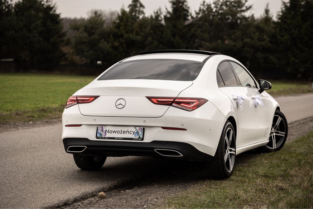 Auto Samochód Wynajem do Ślubu Wesele Mercedes CLA Limuzyna Biała