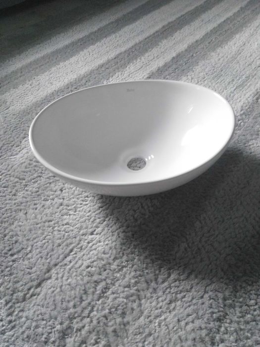 Umywalka nablatowa owalna