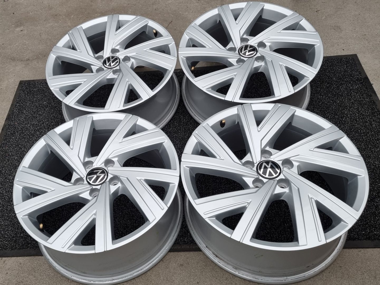 Felgi Alu 18" VW Golf VIII VII VI V Touran Caddy 5x112 SuperStan Orygi