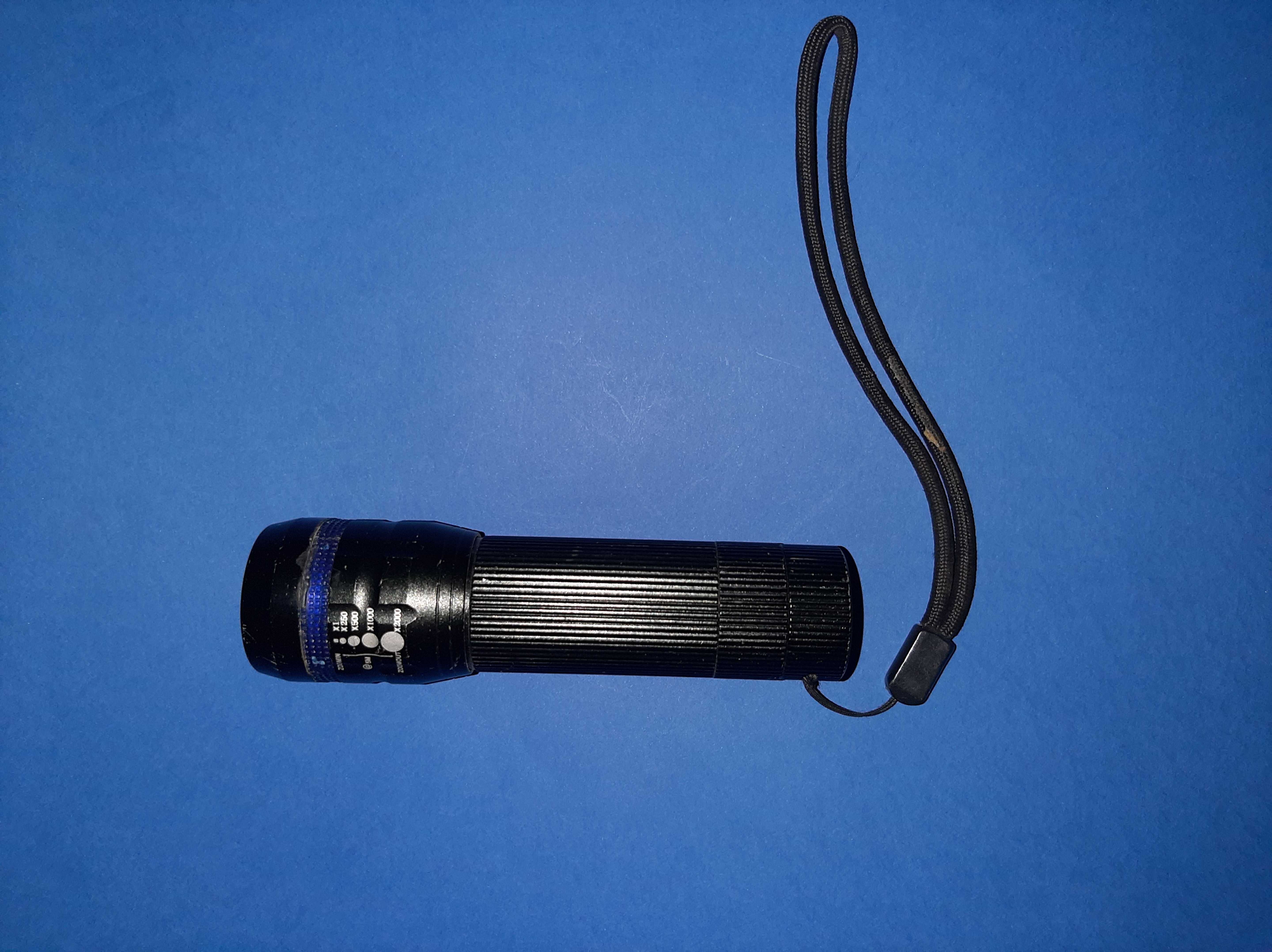 Lanterna led com carregador