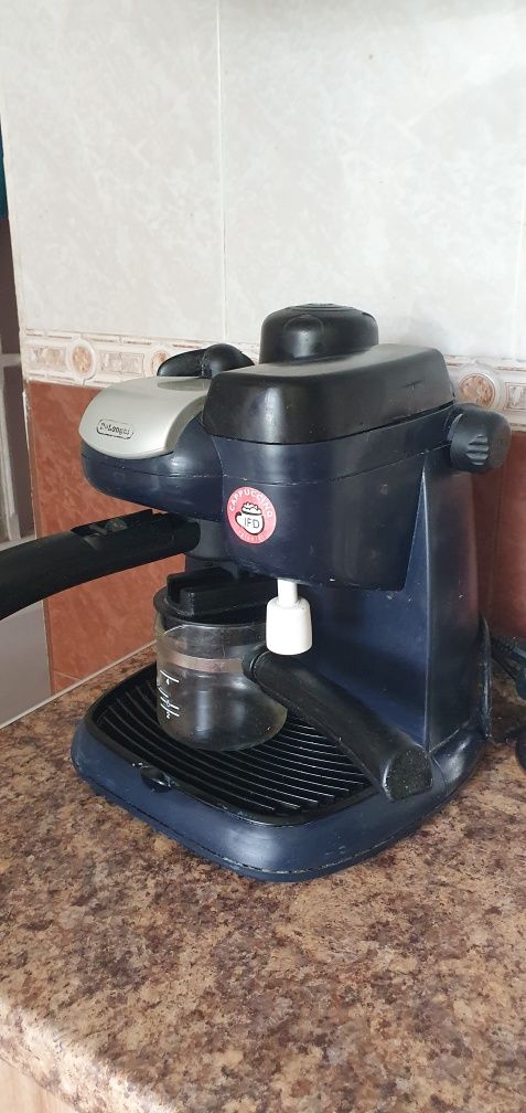 Кофеварка DeLonghi EC9