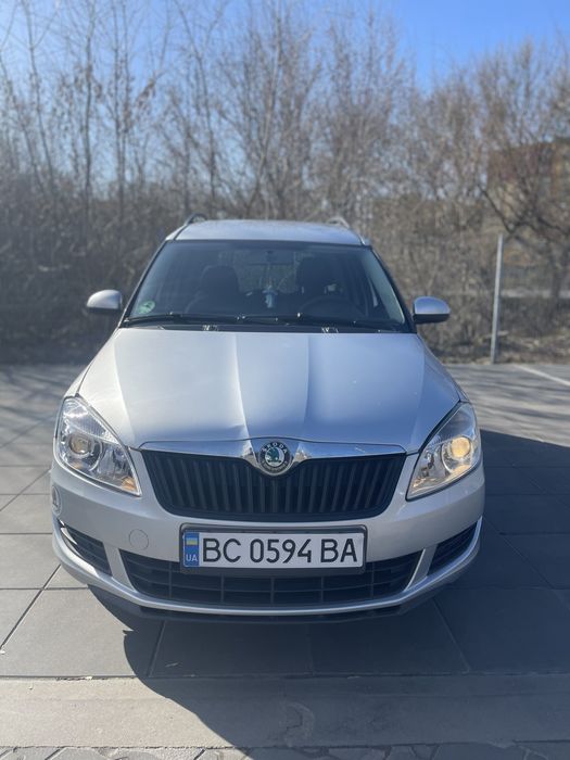 Автомобіль skoda roomster