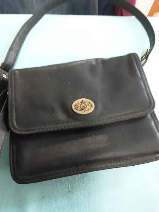 Bolsa  tiracolo em pele  preta