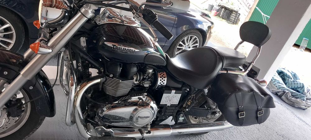 Triumph American Bonneville 865cc