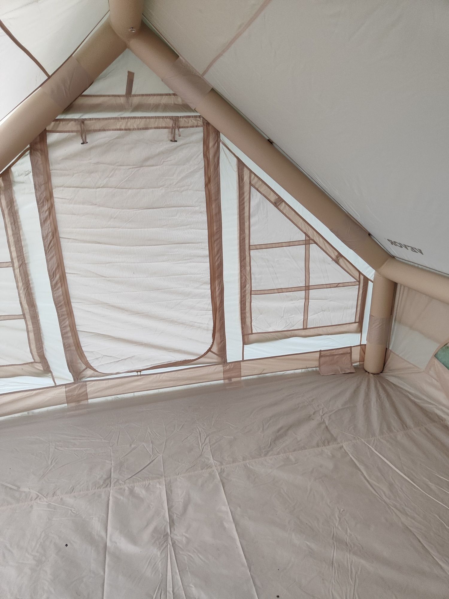 Namiot dmuchany 2x3 m + przedsionek 4x3 m