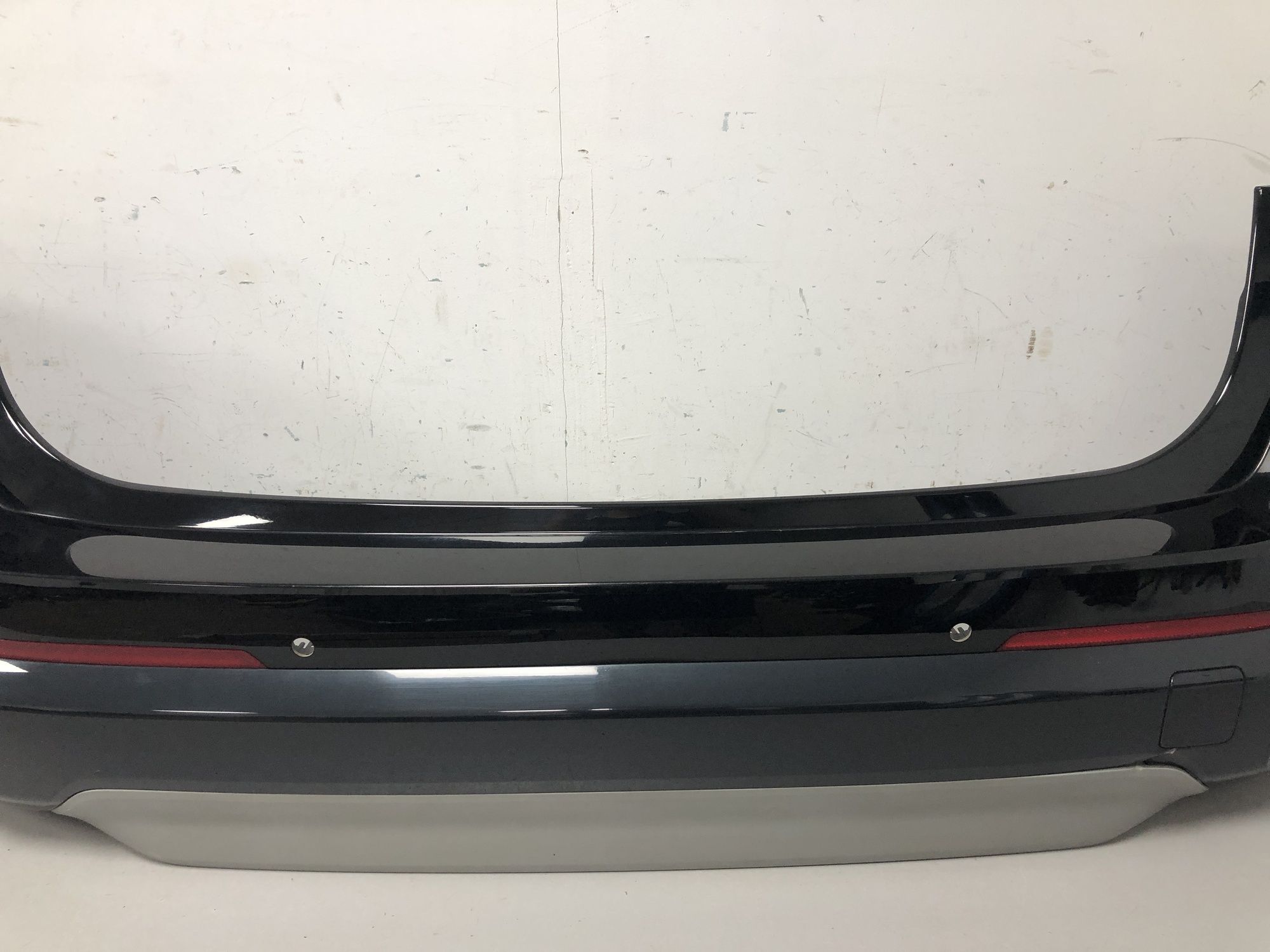 Задній бампер BMW iX1 U11 колір 668 2022-