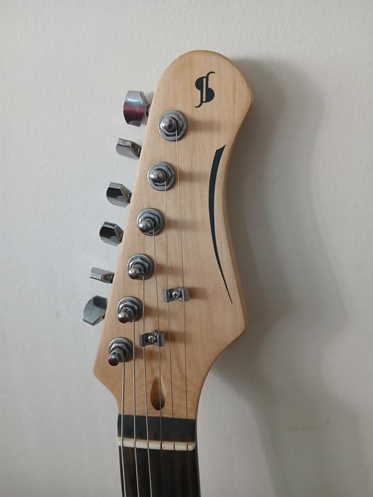 Guitarra stagg modelo statocaster