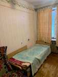 Здам кімнату в 4 кімнатній квартирі  без господарів.ціна 1500 грн.