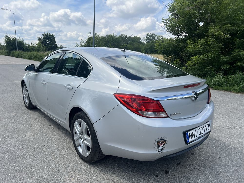 *Opel Insignia* 1.6MPI benzyna* 2009rok* klima* zarejestrowana