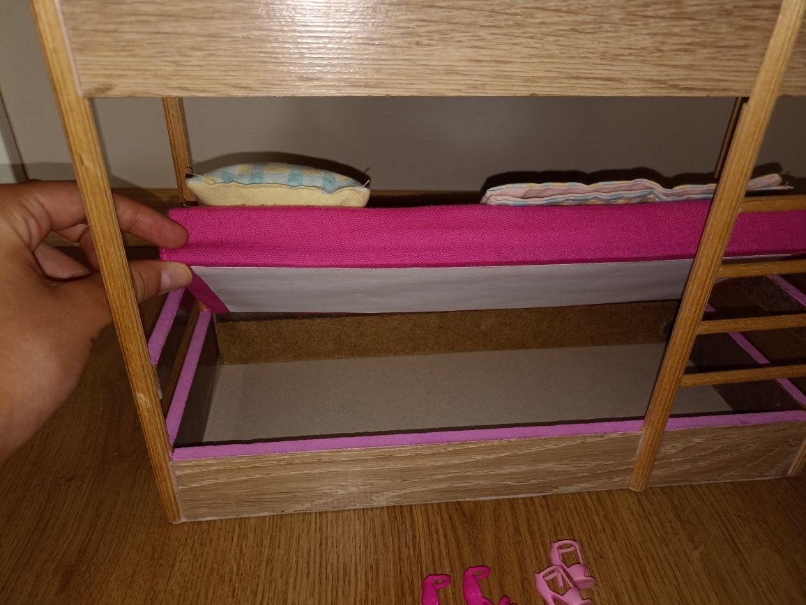 łóżko piętrowe dla Barbie z zestawami pościeli + 2 oryginalne Barbie