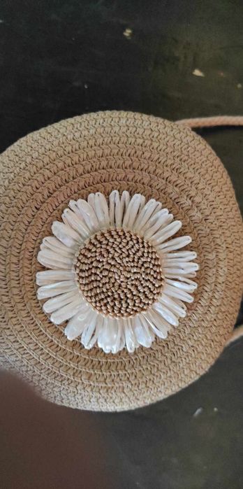 Bolsa em palhinha com fecho