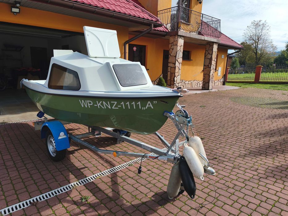 Łódka  Wędkarska  Kabinowa 460
