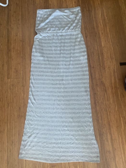 Szara długa sukienka