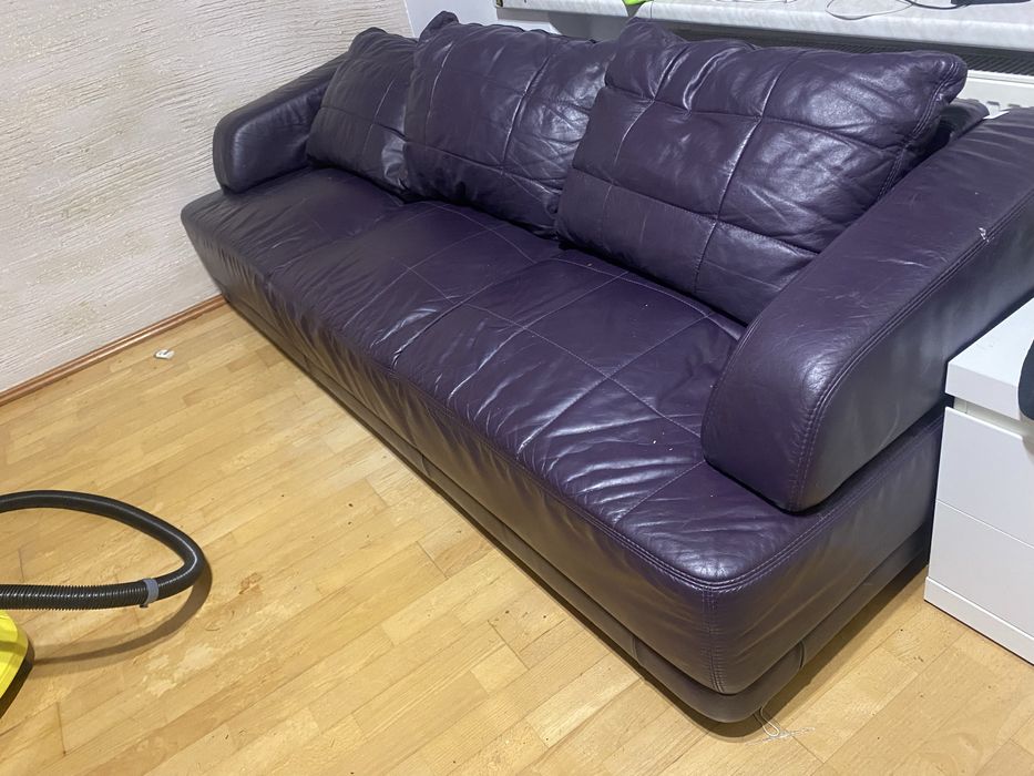 Fioletowa skórzana kanapa,sofa,łózko z funkcją spania