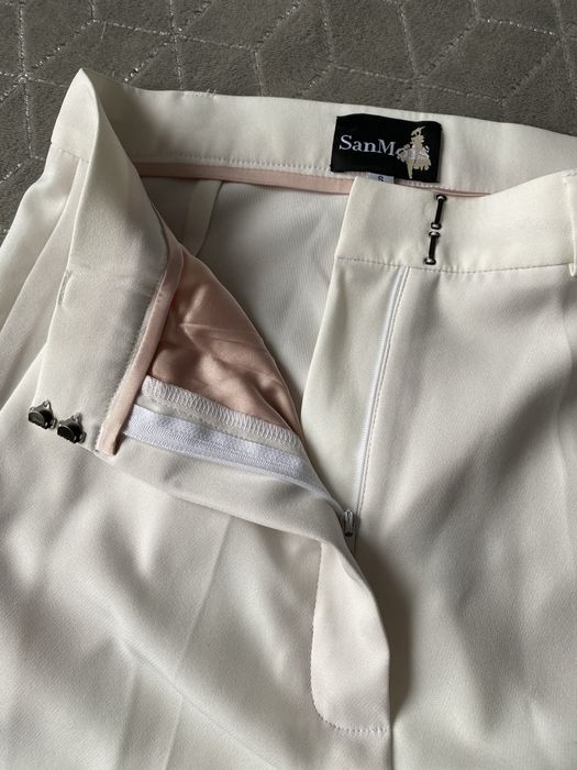 Костюм молочного кольору san_mois. Розмір S-M.