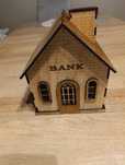 Drewniany model budynku – BANK – dekoracja / skarbonka / domek miniatu