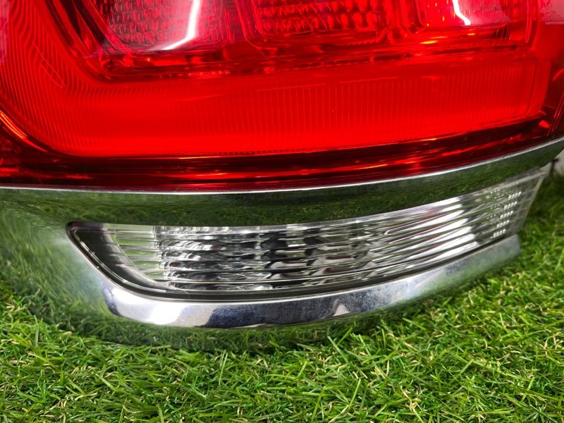 Задний фонарь левый Jeep Grand Cherokee WK2 3.0 Diesel EXF 2014